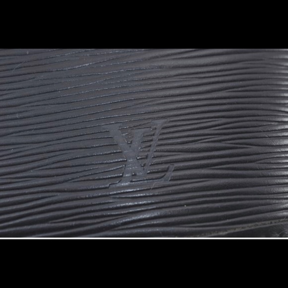 🔥🔥WEEKEND SALE🔥🔥LOUIS VUITTON🔥🔥EPI ALMA BAG🔥🔥🔥 - Picture 14 of 16